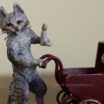 Фото венской бронзы "Кошка с котенком в коляске"