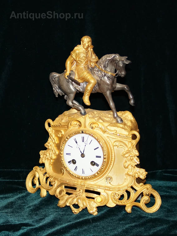 Часы с бронзовой скульптурой всадника